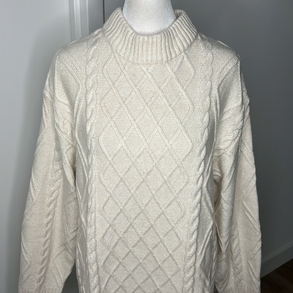 H&M Pullover Cable-knit Twisted Sweater Long Sleeve Cozy Neutral Small 5% Wool - Picture 3 of 10